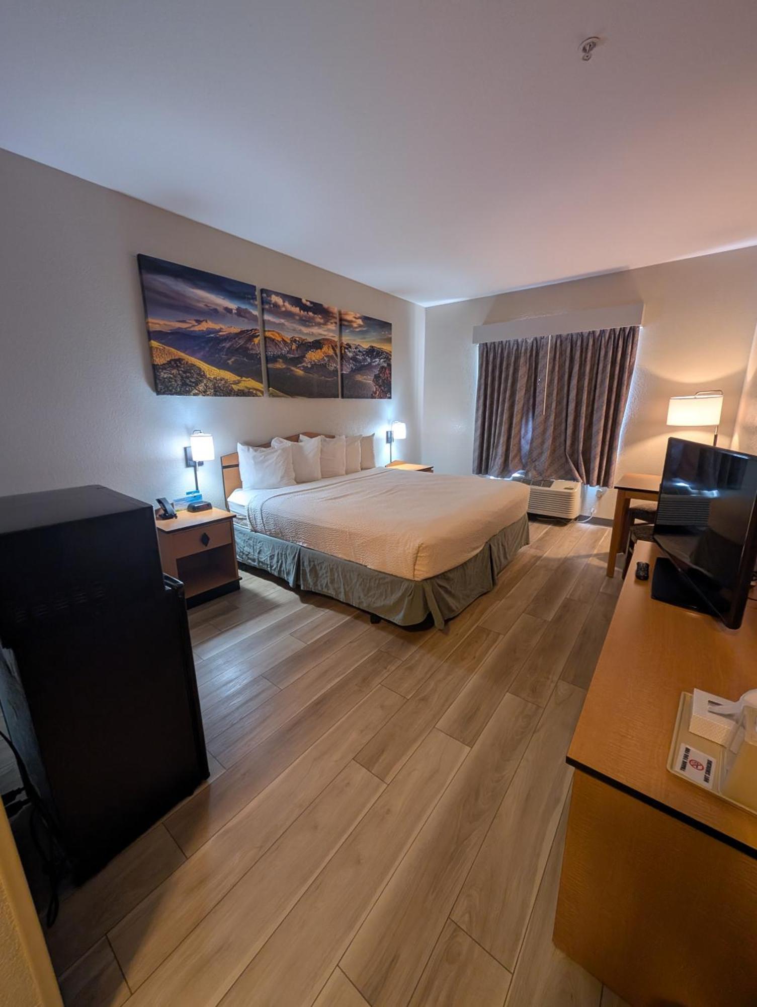 Days Inn & Suites By Wyndham Castle Rock Exteriér fotografie