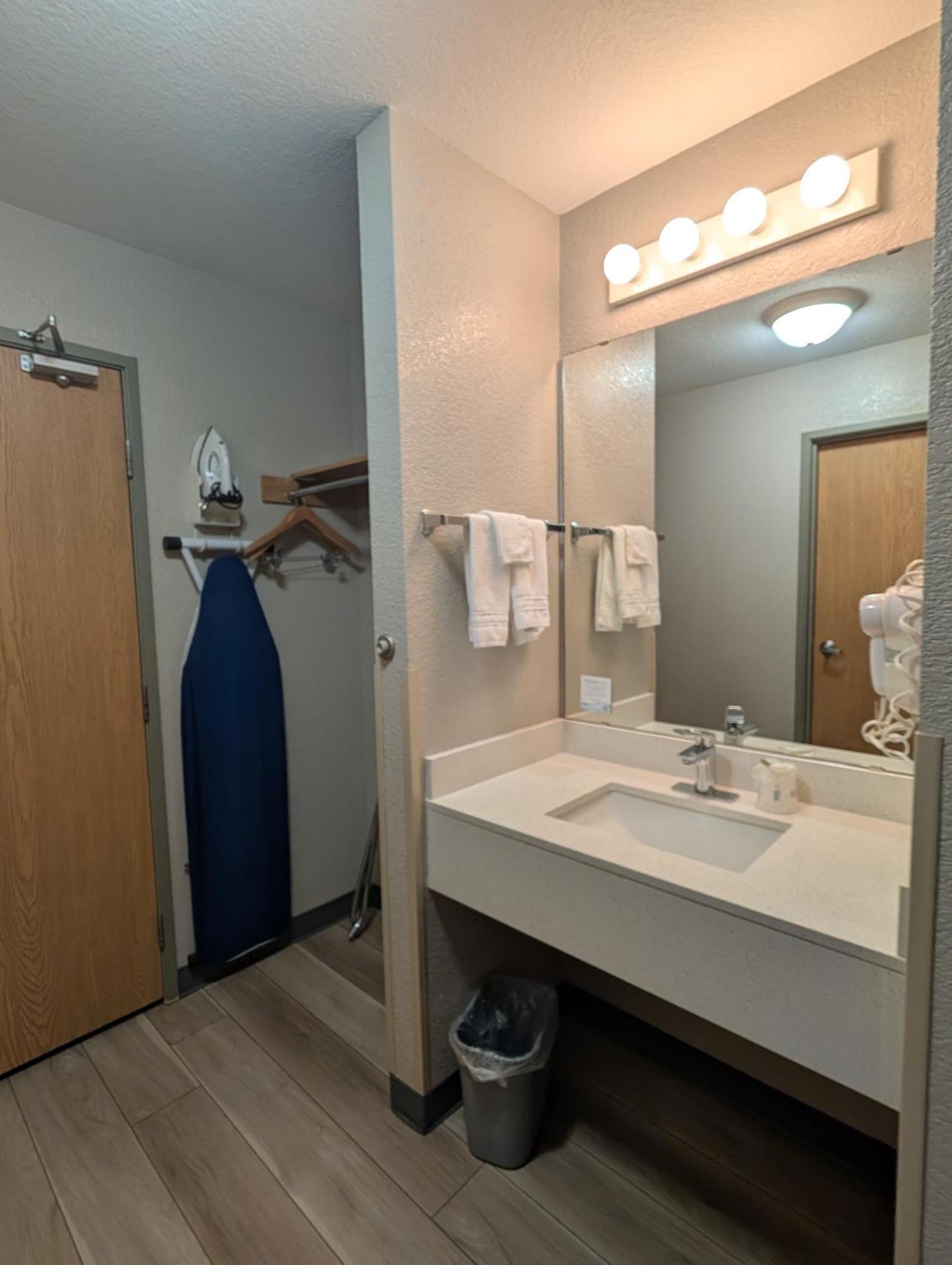 Days Inn & Suites By Wyndham Castle Rock Exteriér fotografie