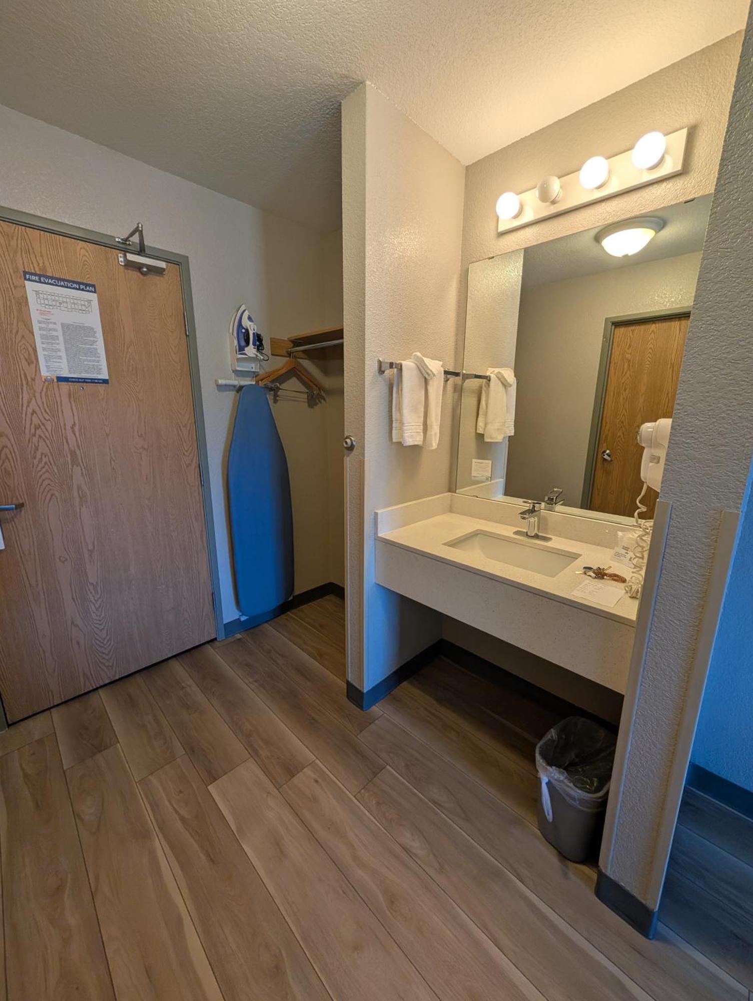 Days Inn & Suites By Wyndham Castle Rock Exteriér fotografie
